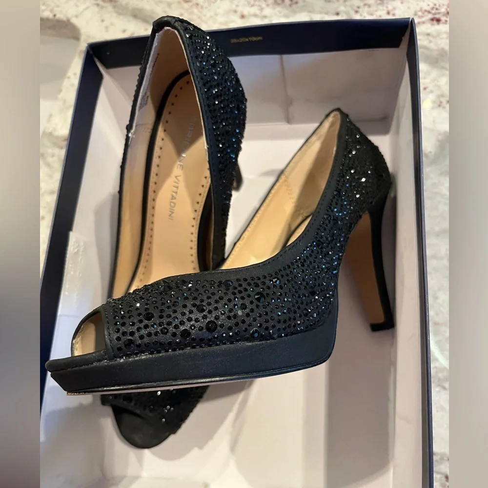 Adrienne Vittadini black heels 👠 - Picture 7 of 7